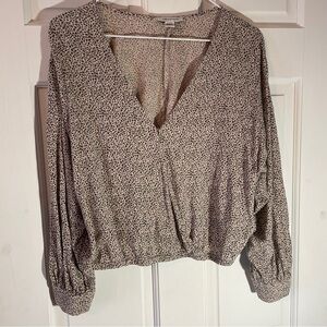 American Eagle Outfitters Gray Relaxed Crop Blouse